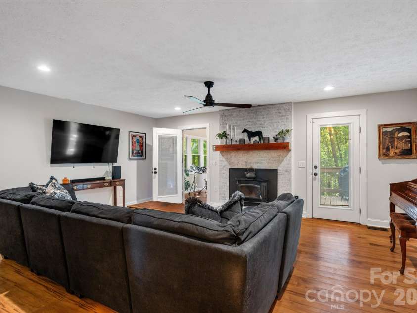160 Palomino Trail, Mount Holly, NC 28120.  MLS# CAR4422505, YatesRealty ID 49841. 