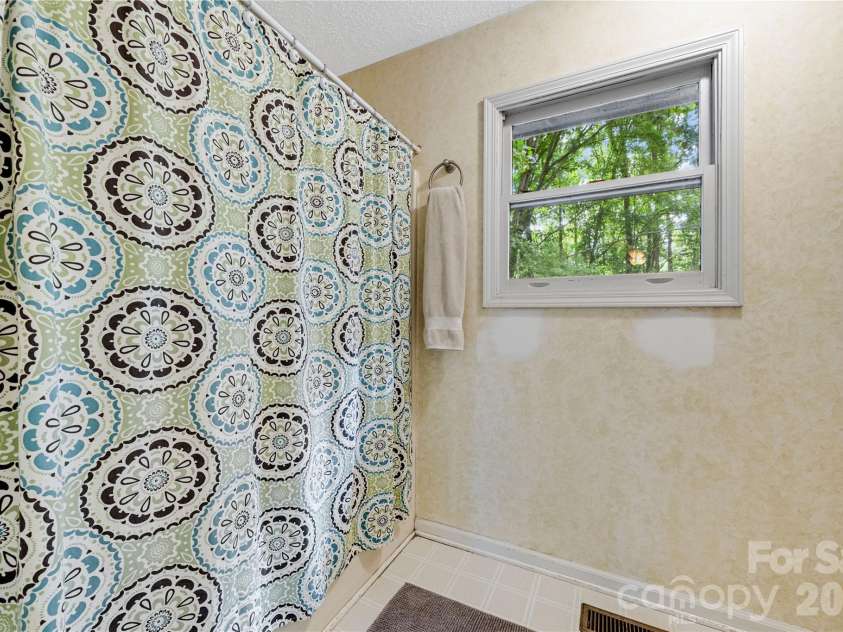 160 Palomino Trail, Mount Holly, NC 28120.  MLS# CAR4422505, YatesRealty ID 49841. 