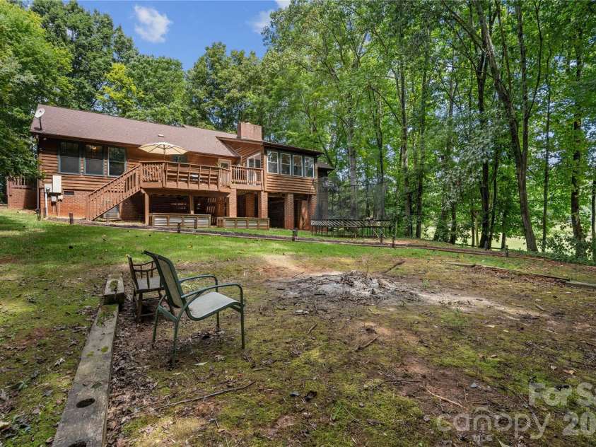 160 Palomino Trail, Mount Holly, NC 28120.  MLS# CAR4422505, YatesRealty ID 49841. 