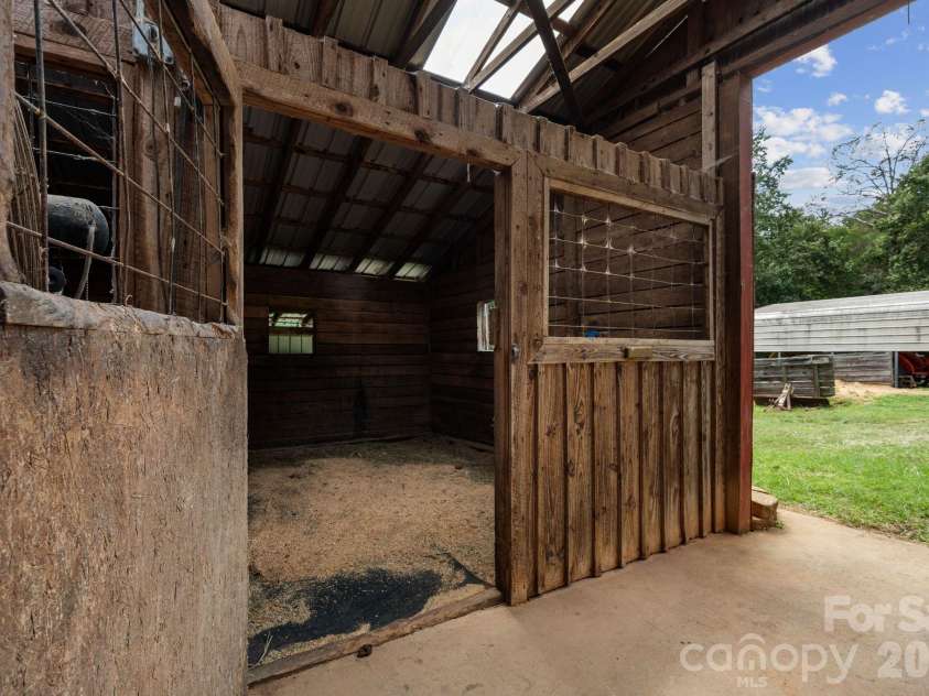 160 Palomino Trail, Mount Holly, NC 28120.  MLS# CAR4422505, YatesRealty ID 49841. 