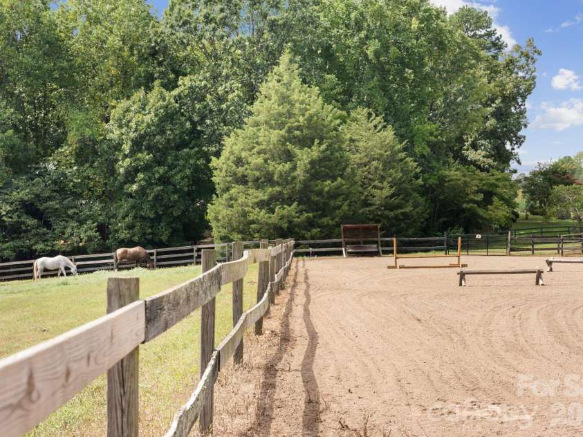 160 Palomino Trail, Mount Holly, NC 28120.  MLS# CAR4422505, YatesRealty ID 49841. 