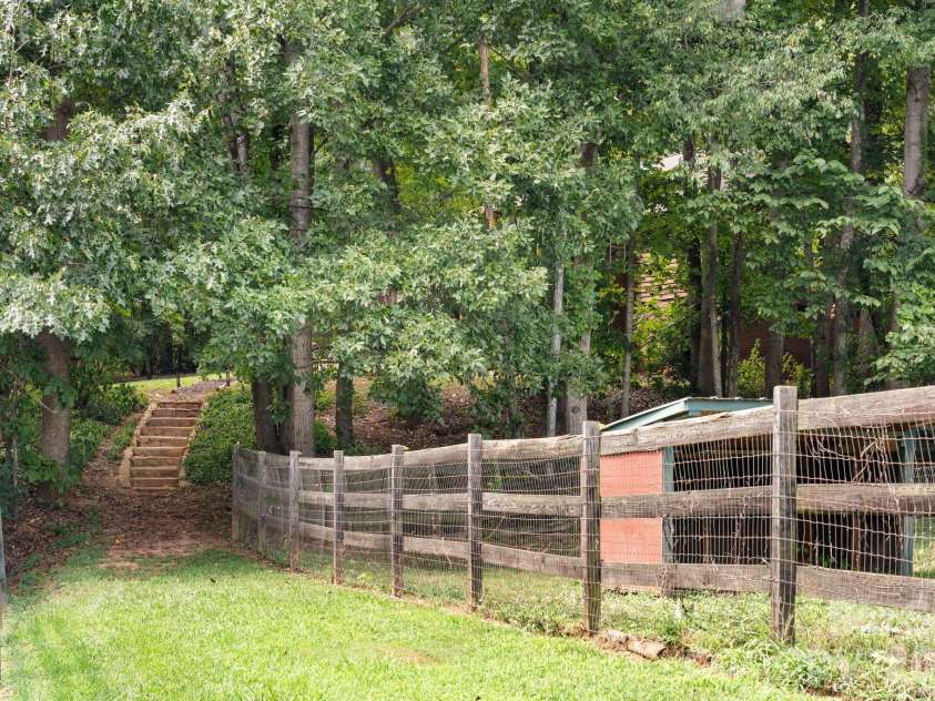 160 Palomino Trail, Mount Holly, NC 28120.  MLS# CAR4422505, YatesRealty ID 49841. 
