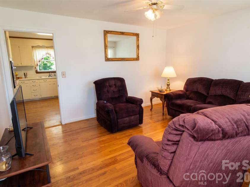 2637 Paula Drive, Gastonia, NC 28054.  MLS# CAR4412379, YatesRealty ID 49842. 