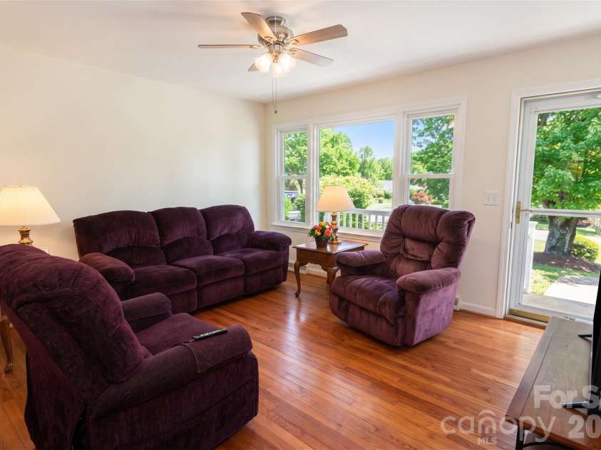 2637 Paula Drive, Gastonia, NC 28054.  MLS# CAR4412379, YatesRealty ID 49842. 