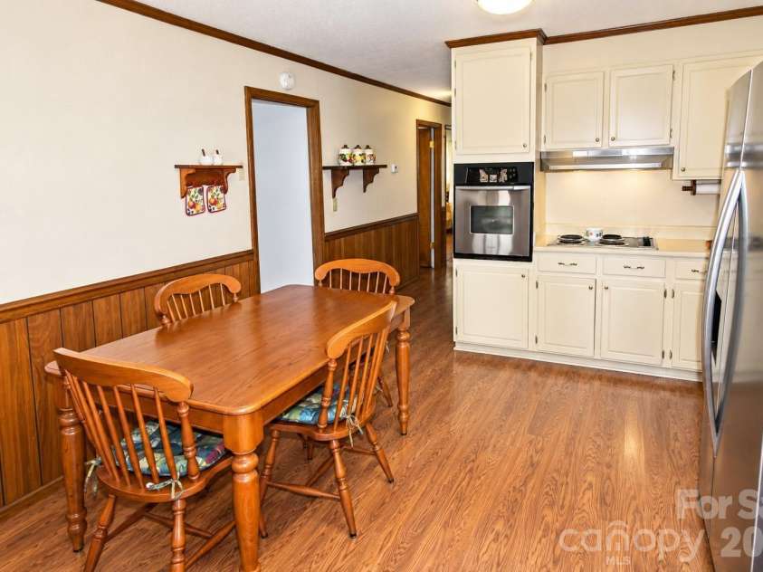 2637 Paula Drive, Gastonia, NC 28054.  MLS# CAR4412379, YatesRealty ID 49842. 