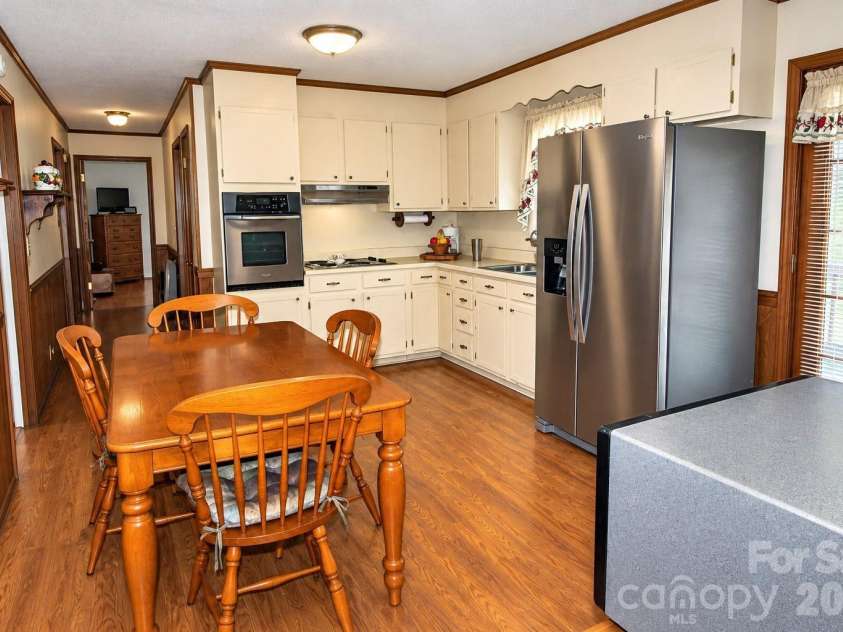 2637 Paula Drive, Gastonia, NC 28054.  MLS# CAR4412379, YatesRealty ID 49842. 