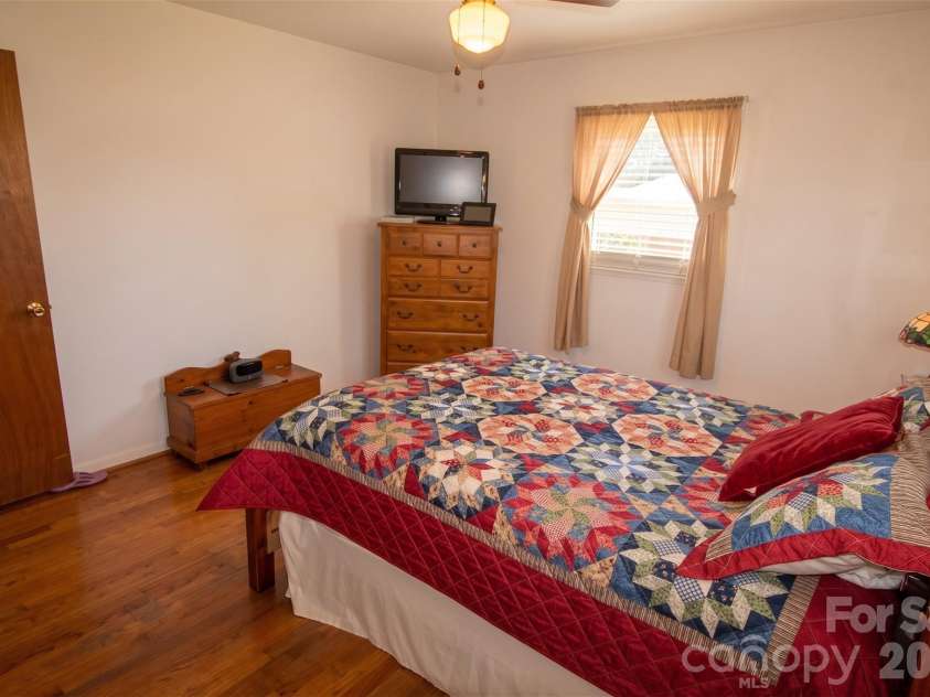 2637 Paula Drive, Gastonia, NC 28054.  MLS# CAR4412379, YatesRealty ID 49842. 