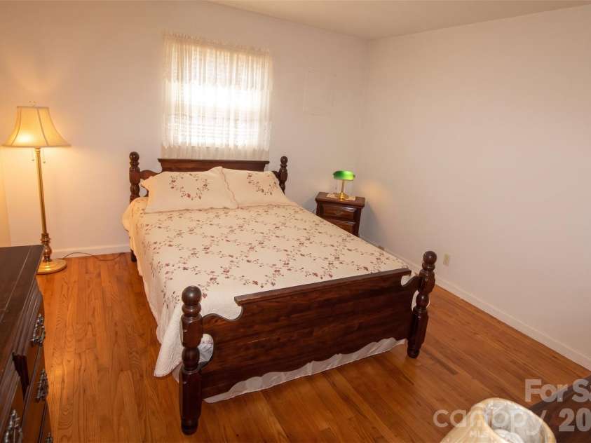 2637 Paula Drive, Gastonia, NC 28054.  MLS# CAR4412379, YatesRealty ID 49842. 