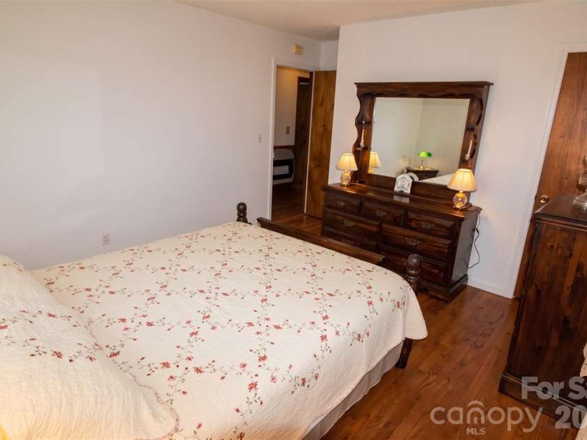 2637 Paula Drive, Gastonia, NC 28054.  MLS# CAR4412379, YatesRealty ID 49842. 
