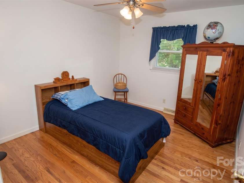 2637 Paula Drive, Gastonia, NC 28054.  MLS# CAR4412379, YatesRealty ID 49842. 