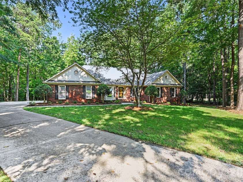 14905 Wyndham Oaks Drive, Charlotte, NC 28277.  MLS# CAR4420828, YatesRealty ID 49845. 