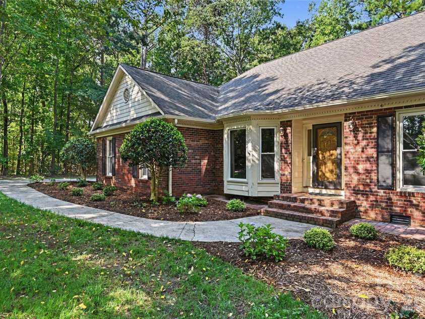 14905 Wyndham Oaks Drive, Charlotte, NC 28277.  MLS# CAR4420828, YatesRealty ID 49845. 