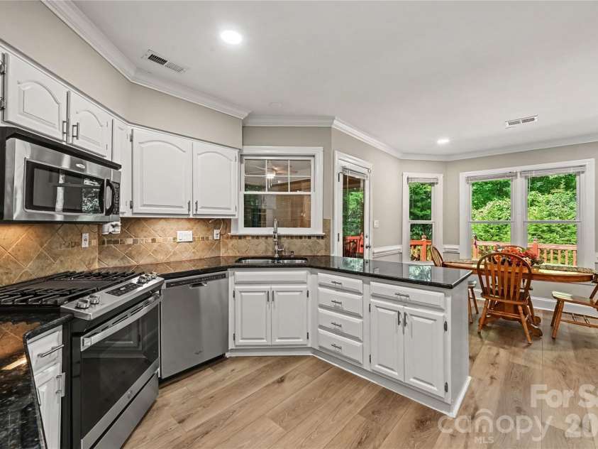 14905 Wyndham Oaks Drive, Charlotte, NC 28277.  MLS# CAR4420828, YatesRealty ID 49845. 