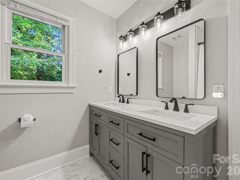 14905 Wyndham Oaks Drive, Charlotte, NC 28277.  MLS# CAR4420828, YatesRealty ID 49845. 