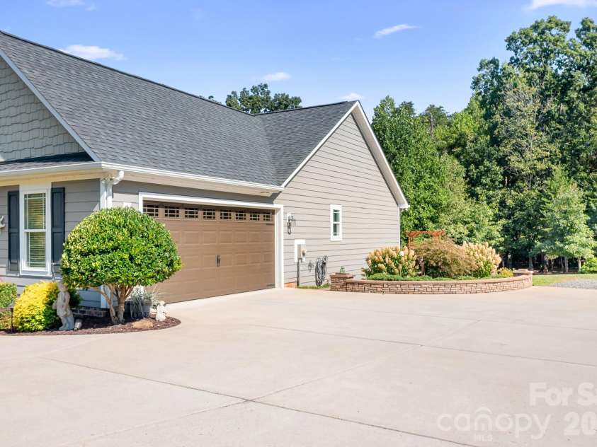 1928 Cordia Circle, Newton, NC 28658.  MLS# CAR4422534, YatesRealty ID 49846. 