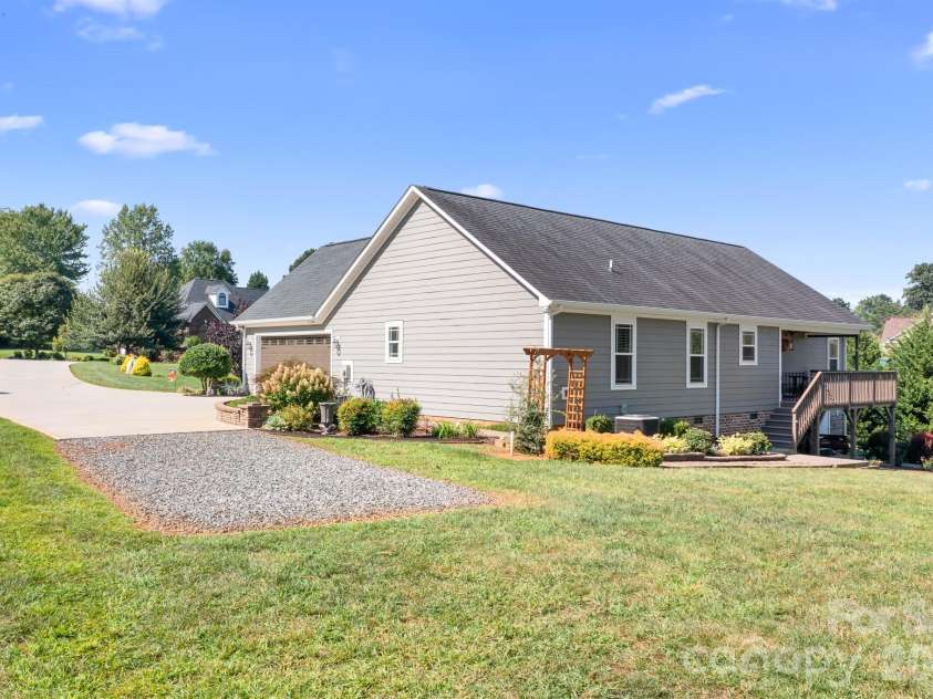 1928 Cordia Circle, Newton, NC 28658.  MLS# CAR4422534, YatesRealty ID 49846. 