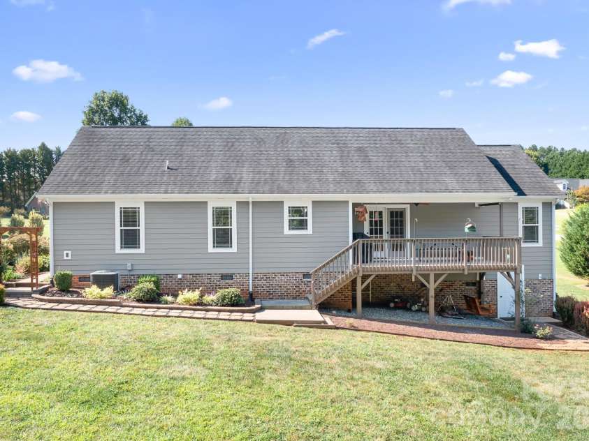 1928 Cordia Circle, Newton, NC 28658.  MLS# CAR4422534, YatesRealty ID 49846. 