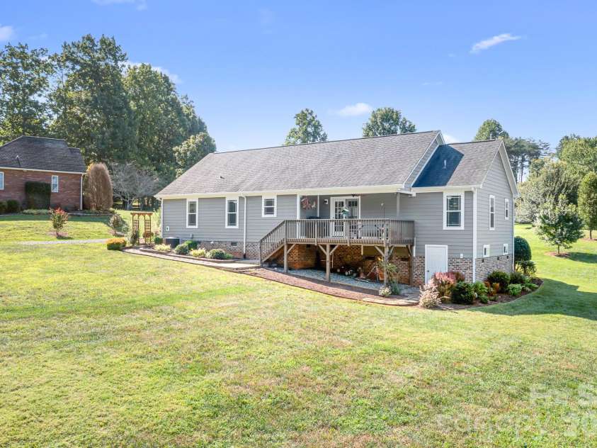 1928 Cordia Circle, Newton, NC 28658.  MLS# CAR4422534, YatesRealty ID 49846. 