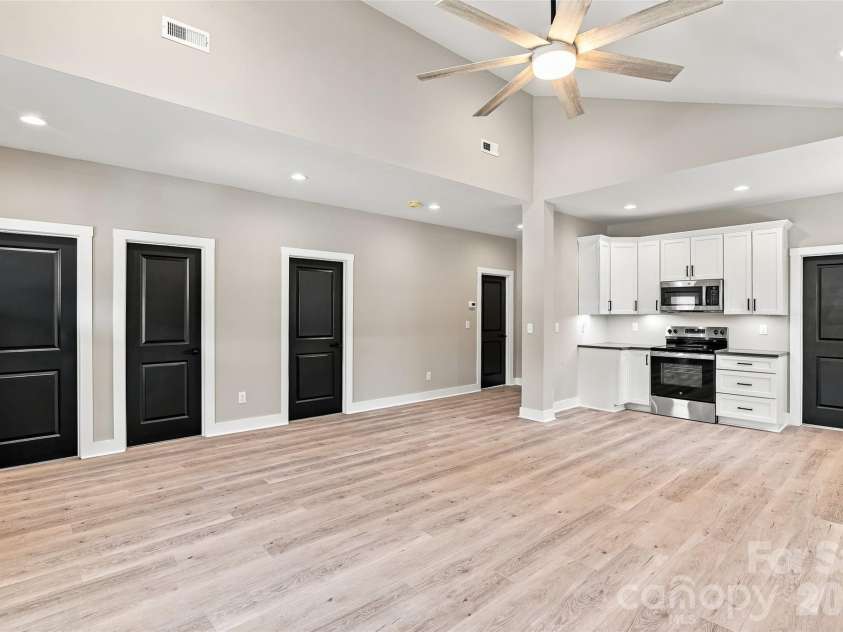 156 Edwards Avenue, Swannanoa, NC 28778.  MLS# CAR4422334, YatesRealty ID 49847. Hallway