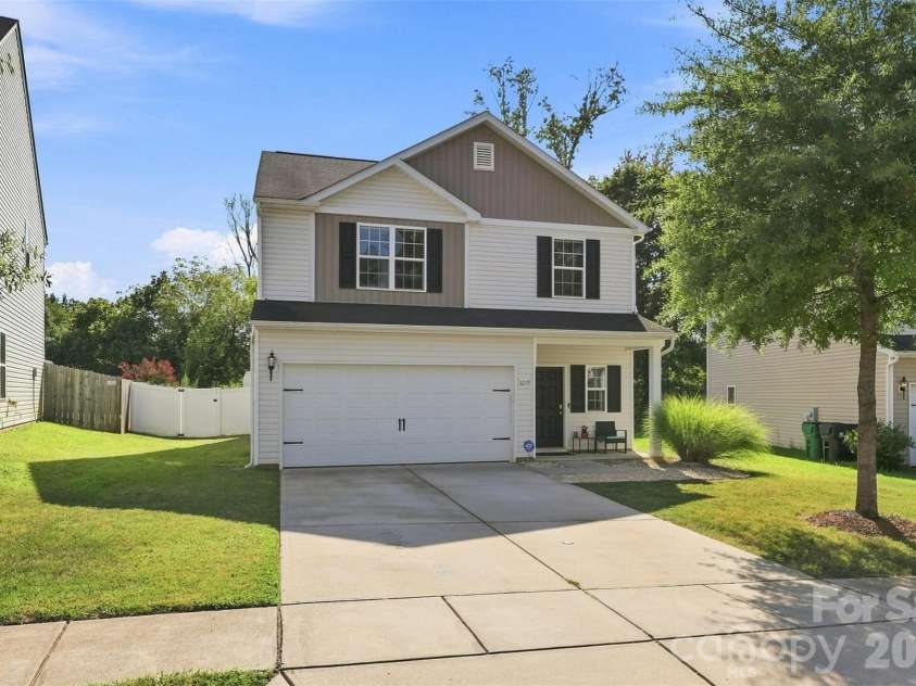 8219 Paw Valley Lane, Charlotte, NC 28214.  MLS# CAR4421685, YatesRealty ID 49848. 