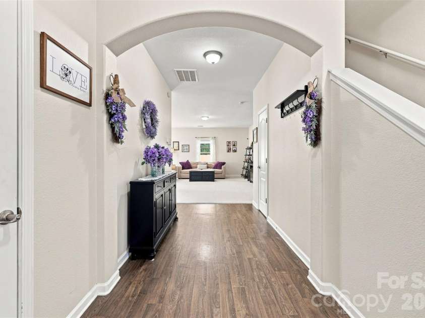 8219 Paw Valley Lane, Charlotte, NC 28214.  MLS# CAR4421685, YatesRealty ID 49848. Foyer
