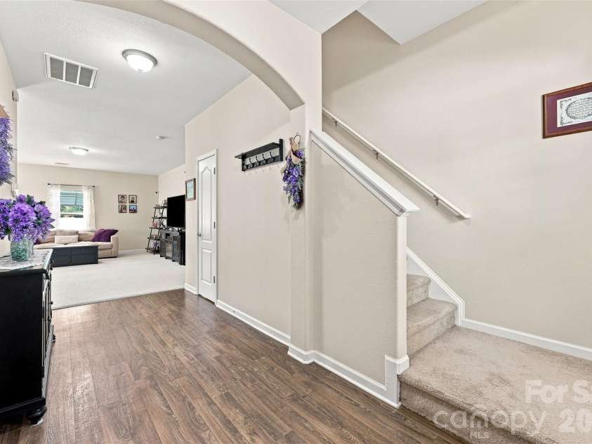 8219 Paw Valley Lane, Charlotte, NC 28214.  MLS# CAR4421685, YatesRealty ID 49848. Foyer