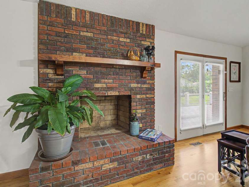 230 Blythewood Drive, Hendersonville, NC 28792.  MLS# CAR4422676, YatesRealty ID 49849. 