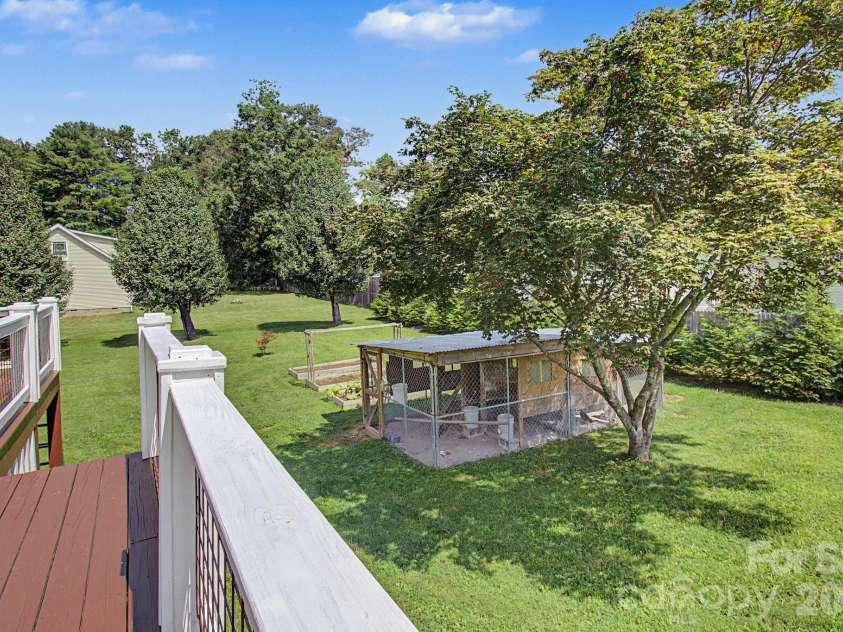 230 Blythewood Drive, Hendersonville, NC 28792.  MLS# CAR4422676, YatesRealty ID 49849. 