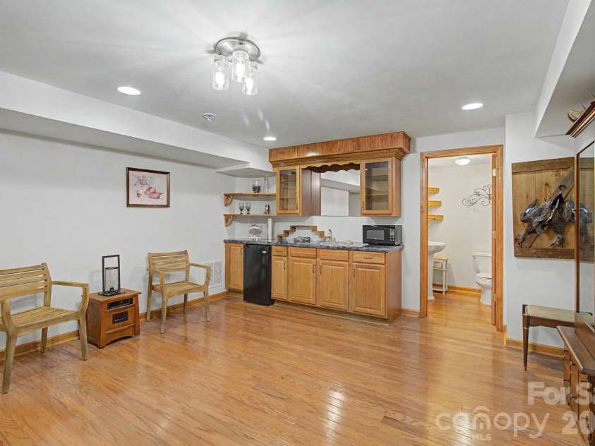 230 Blythewood Drive, Hendersonville, NC 28792.  MLS# CAR4422676, YatesRealty ID 49849. 