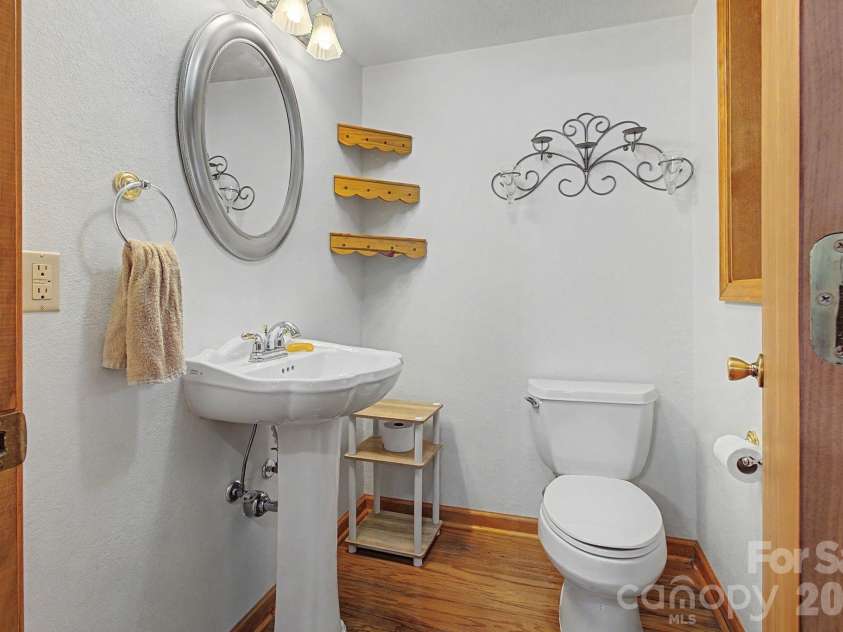 230 Blythewood Drive, Hendersonville, NC 28792.  MLS# CAR4422676, YatesRealty ID 49849. 