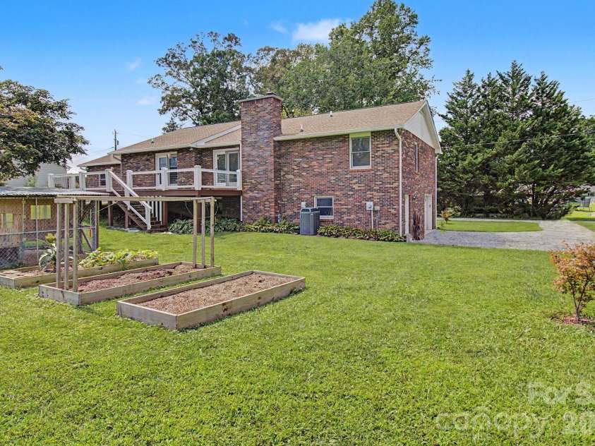 230 Blythewood Drive, Hendersonville, NC 28792.  MLS# CAR4422676, YatesRealty ID 49849. 