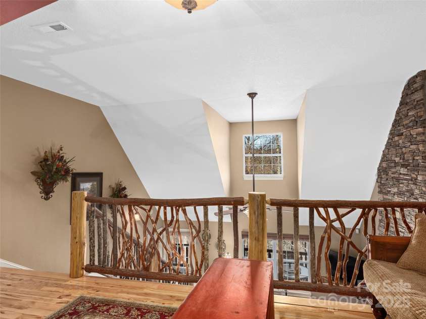 396 Sharons Bluff, Franklin, NC 28734.  MLS# CAR4201709, YatesRealty ID 4985. 