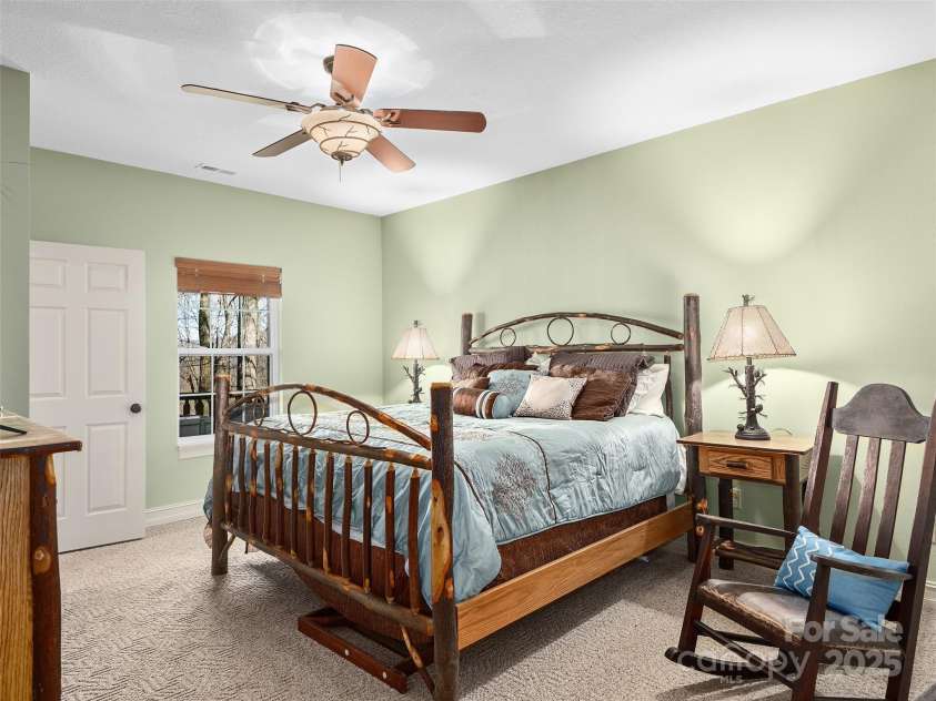 396 Sharons Bluff, Franklin, NC 28734.  MLS# CAR4201709, YatesRealty ID 4985. 