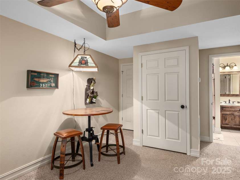 396 Sharons Bluff, Franklin, NC 28734.  MLS# CAR4201709, YatesRealty ID 4985. 