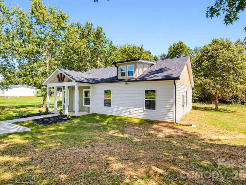 611 Sanders Road, Shelby, NC 28150.  MLS# CAR4422730, YatesRealty ID 49850. 