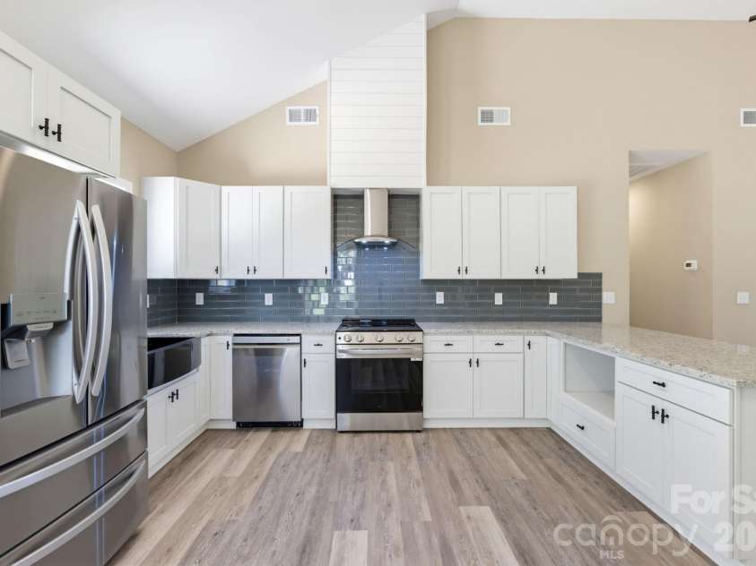 611 Sanders Road, Shelby, NC 28150.  MLS# CAR4422730, YatesRealty ID 49850. 