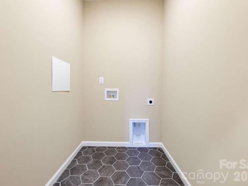 611 Sanders Road, Shelby, NC 28150.  MLS# CAR4422730, YatesRealty ID 49850. 