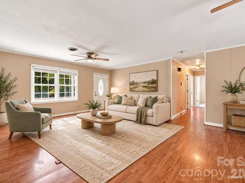 556 Oakhaven Drive, Lancaster, SC 29720.  MLS# CAR4422430, YatesRealty ID 49851. 