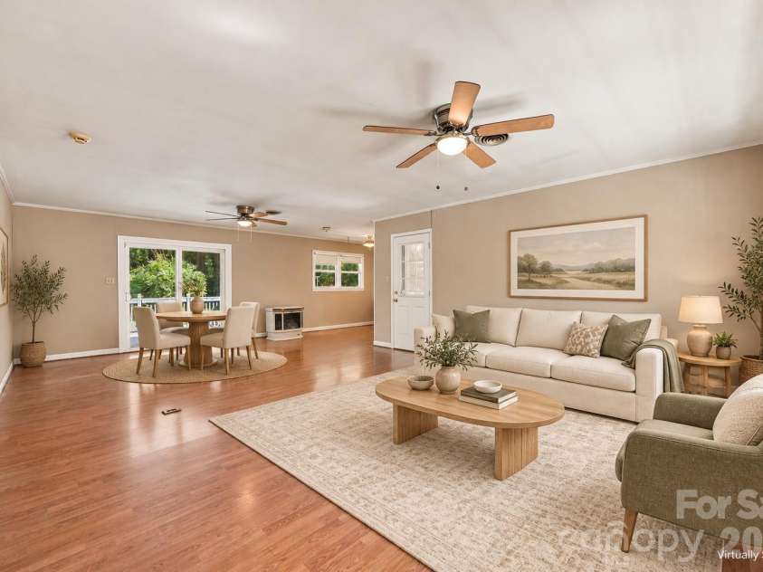 556 Oakhaven Drive, Lancaster, SC 29720.  MLS# CAR4422430, YatesRealty ID 49851. 