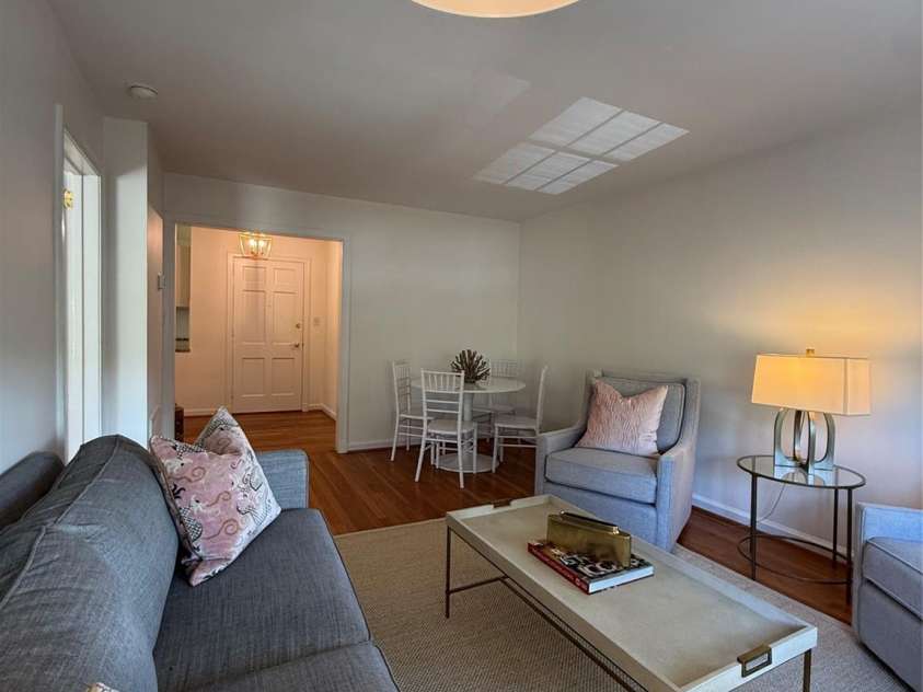 105 Laurel Avenue, Charlotte, NC 28207.  MLS# CAR4423263, YatesRealty ID 49852. 