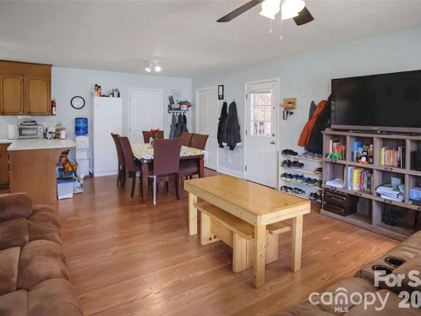 106 Clearview Drive, Shelby, NC 28150.  MLS# CAR4423230, YatesRealty ID 49853. 