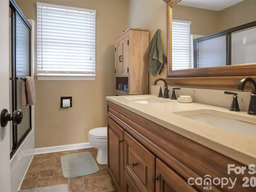 106 Clearview Drive, Shelby, NC 28150.  MLS# CAR4423230, YatesRealty ID 49853. 