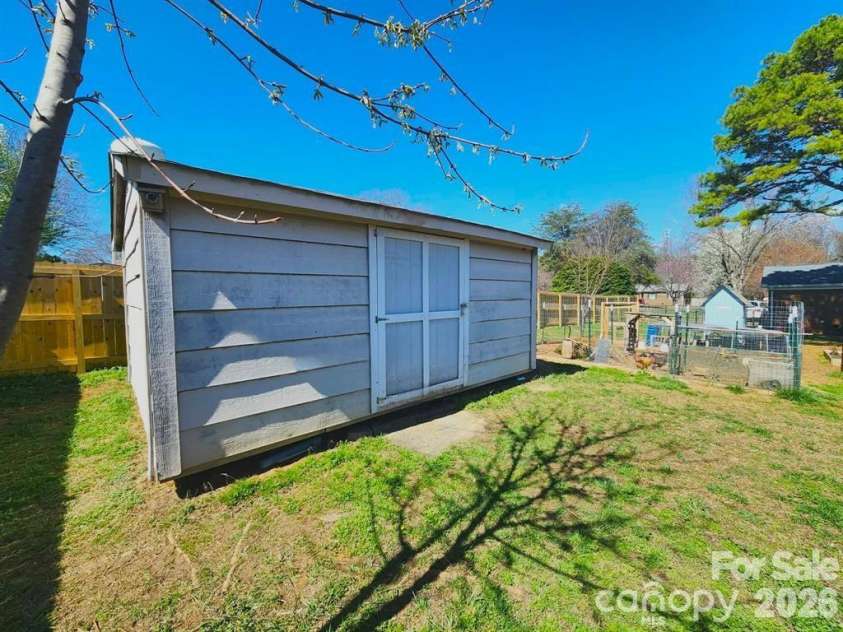 106 Clearview Drive, Shelby, NC 28150.  MLS# CAR4423230, YatesRealty ID 49853. 