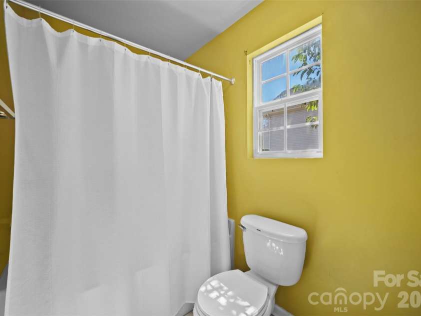 8721 Brookstead Meadow Court, Charlotte, NC 28215.  MLS# CAR4422686, YatesRealty ID 49855. 