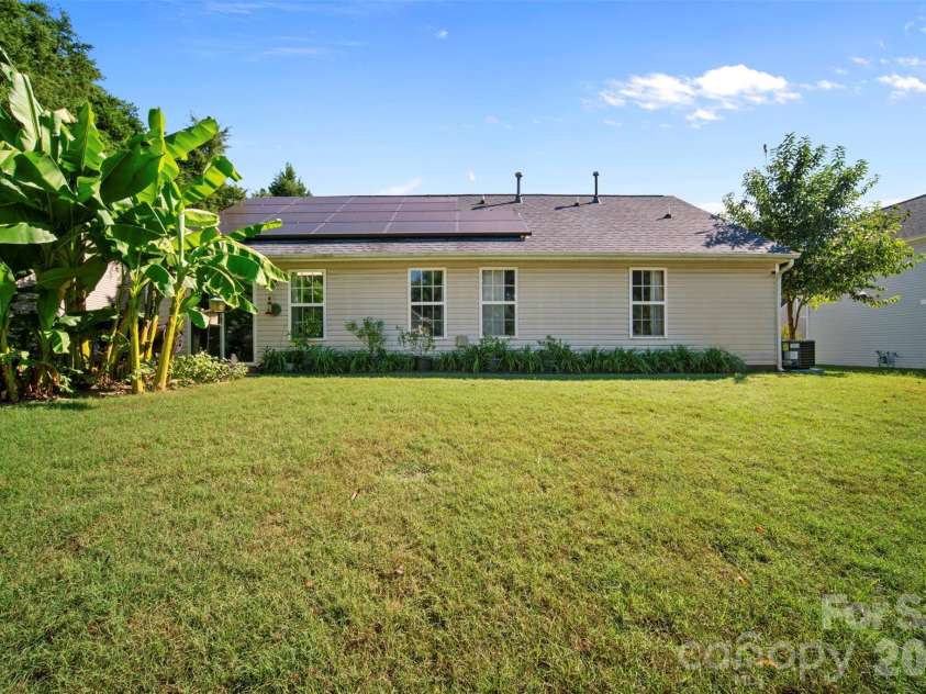 8721 Brookstead Meadow Court, Charlotte, NC 28215.  MLS# CAR4422686, YatesRealty ID 49855. 