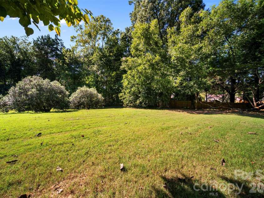 8721 Brookstead Meadow Court, Charlotte, NC 28215.  MLS# CAR4422686, YatesRealty ID 49855. 