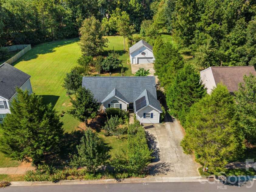 8721 Brookstead Meadow Court, Charlotte, NC 28215.  MLS# CAR4422686, YatesRealty ID 49855. 