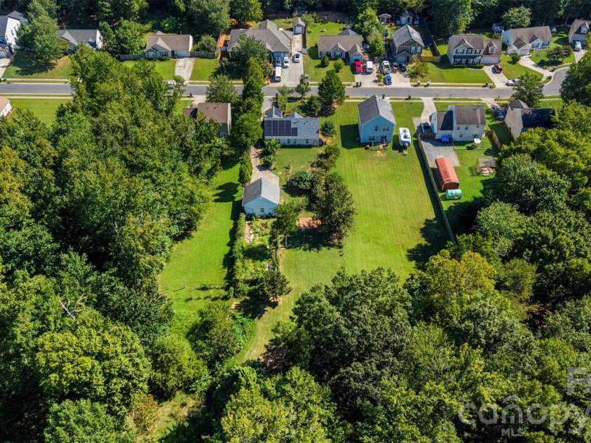 8721 Brookstead Meadow Court, Charlotte, NC 28215.  MLS# CAR4422686, YatesRealty ID 49855. 