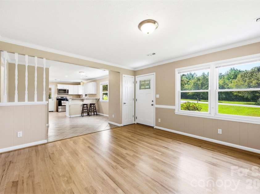 210 College Avenue, Shelby, NC 28150.  MLS# CAR4419722, YatesRealty ID 49856. 