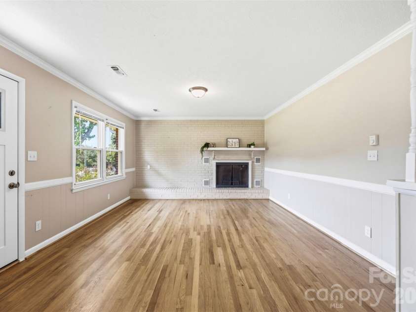 210 College Avenue, Shelby, NC 28150.  MLS# CAR4419722, YatesRealty ID 49856. 